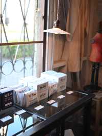 【京都】素敵なコーヒーとアンティークの空間。W&H ROASTERY DAUGHTER / GALLERY SON