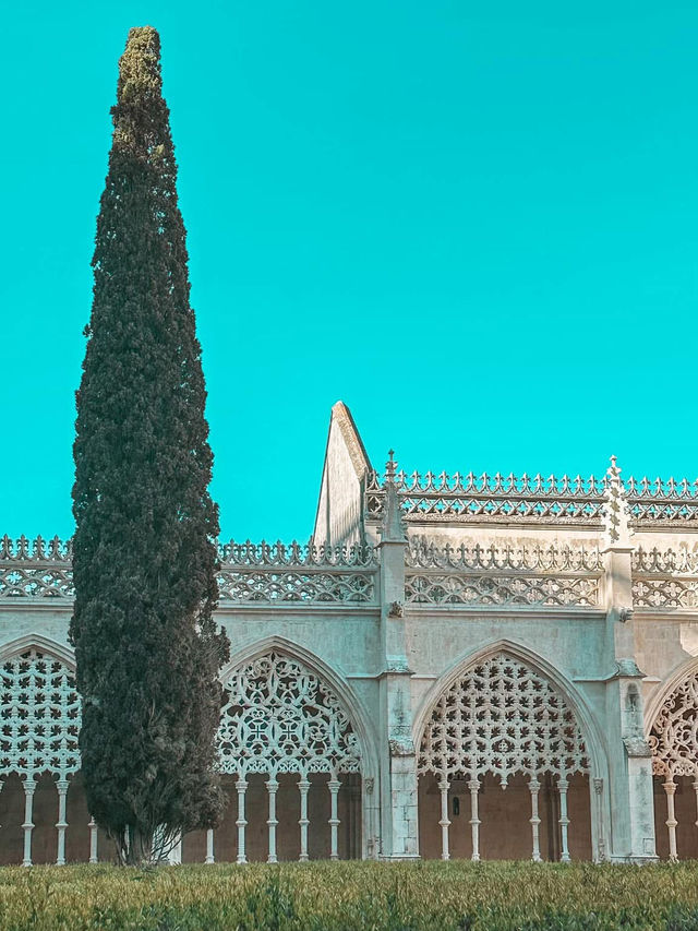 Awe-Inspiring Batalha Monastery: A Masterpiece of Gothic Architecture