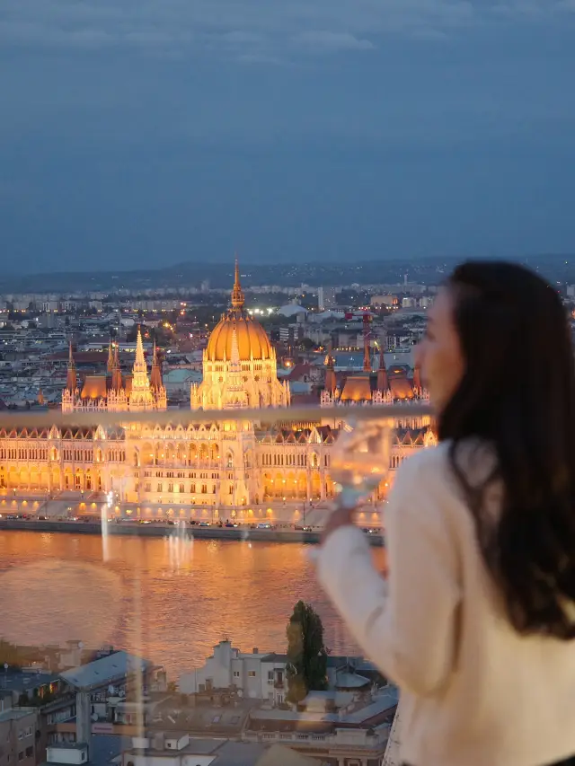 White Raven Skybar & Lounge