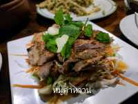 พามาทานหมูจุ่ม บรรยากาศบ้านไม้กลางท้องนา