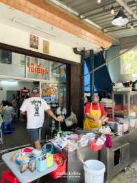 เจ๊เฮี้ยง ก๋วยเตี๋ยวลูกชิ้นปลา ตลาดน้อย 