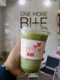 ไปคาเฟ่ One More Bite Bakery & Cafe กัน