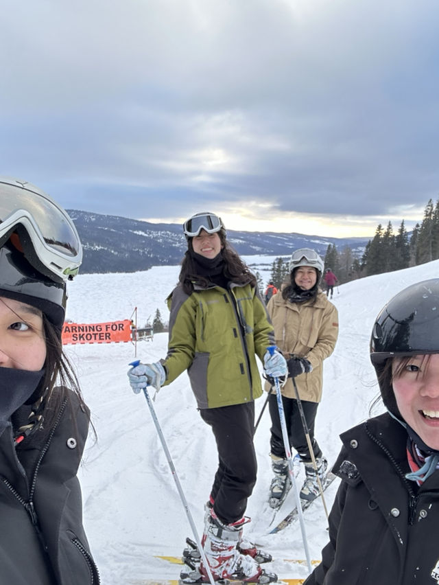 🏔️ Skiing Adventure in Åre: A 2-Day Getaway with Snow, Fun, and Maggie! ❄️