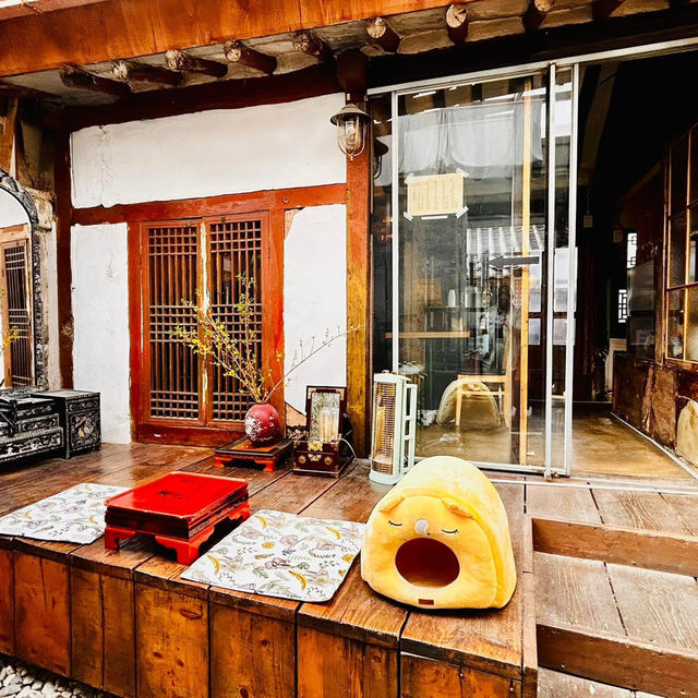 A Day in Ikseon-dong Hanok Village: Seoul’s Trendy Hidden Gem!