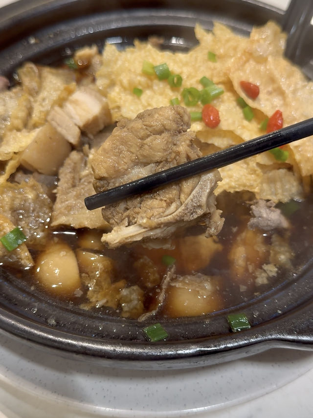 Restoran Ah Peng's Herbal Pork Bone Soup: A Must-Try on Your JB Trip