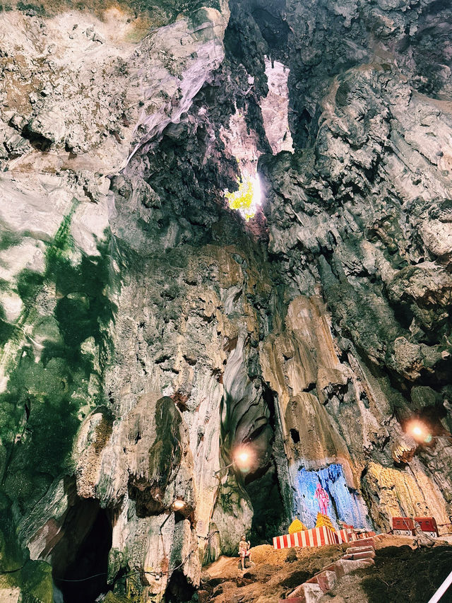 Spiritual Serenity at Sri Velayuthar Temple, Batu Caves 🛕