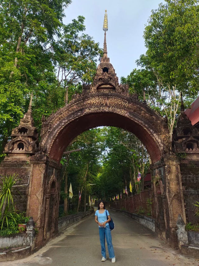 วัดพระธาตุจอมแจ้ง แพร่