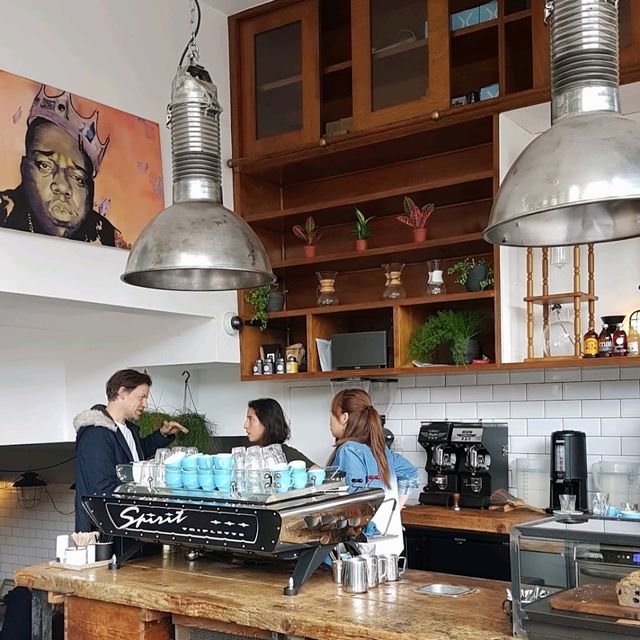 Decent cafe
