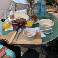 superb coffee and bread