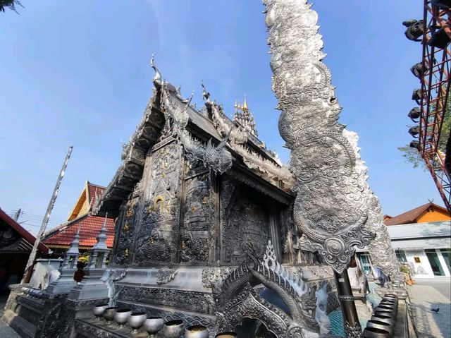 สุดตระการตา อุโบสถเงิน หลังแรกของโลก