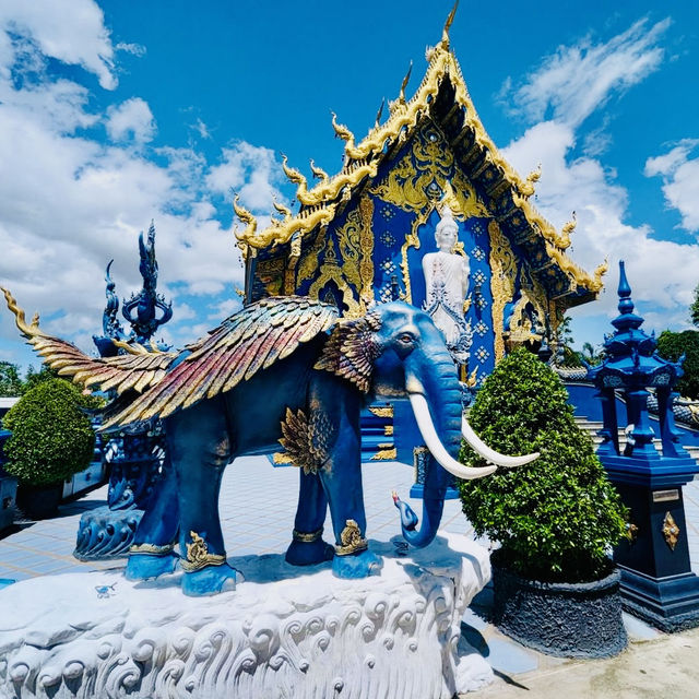 푸른 사원: 태국 치앙라이의 왓 롱 수아 텐 Wat Rong Suea Ten