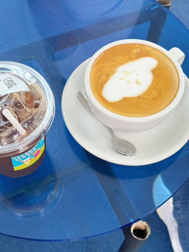 Tuesday Closed cafe