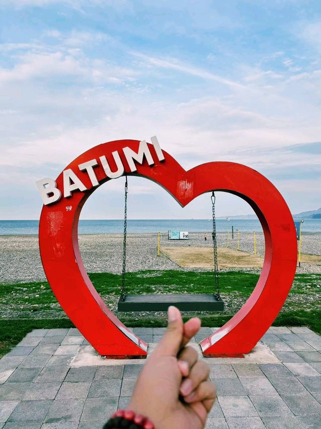 格魯吉亞著名海濱旅遊城市巴統旅行攻略，適合打卡拍照📸