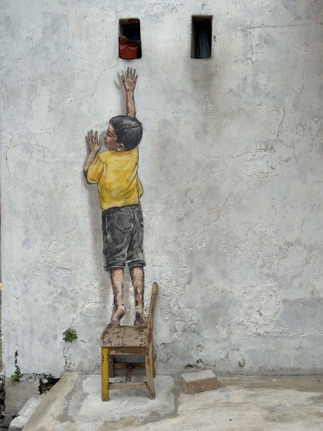 Exploring the great murals of Georgetown! 