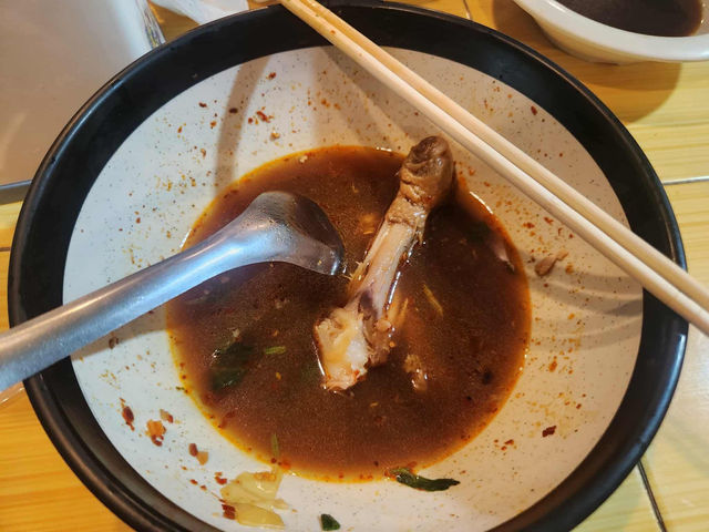 ก๋วยเตี๋ยวเอ็นไก่ตุ๋น ท่าศาลา