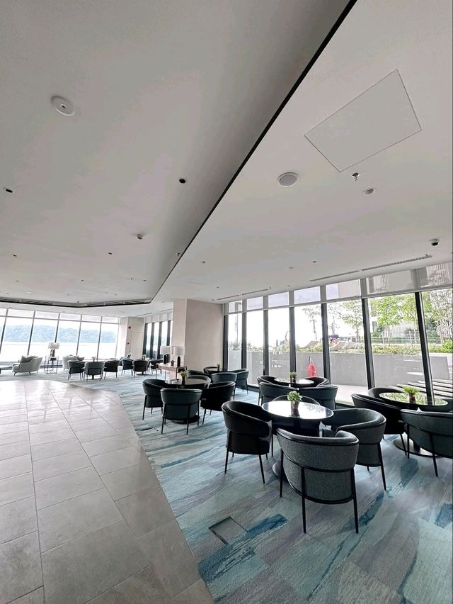 "Citadines Waterfront Kota Kinabalu-The Waterfront Heaven with Seabreeze Escape" 