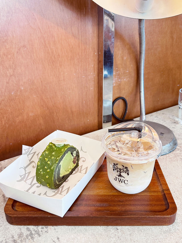 Sweet Sips & Cozy Vibes at Brooos & Co by JWC ☕🍰🌿