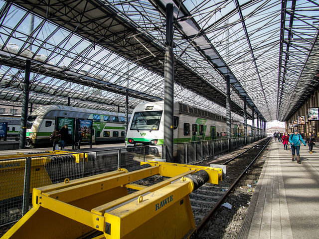 【街の動脈、アールヌーヴォー駅舎】ヘルシンキ中央駅（Helsingin päärautatieasema）🚉🏛️