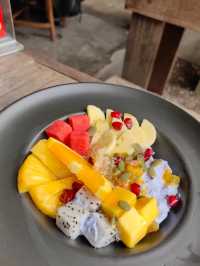 Zohng breakfast cafe & hostel
