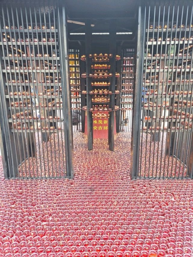 도심 속 고요한 전통 사찰, 청두 문수원