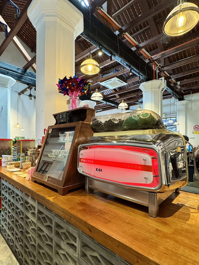Heesan — Retro Café Charm Along Jonker Street, Melaka