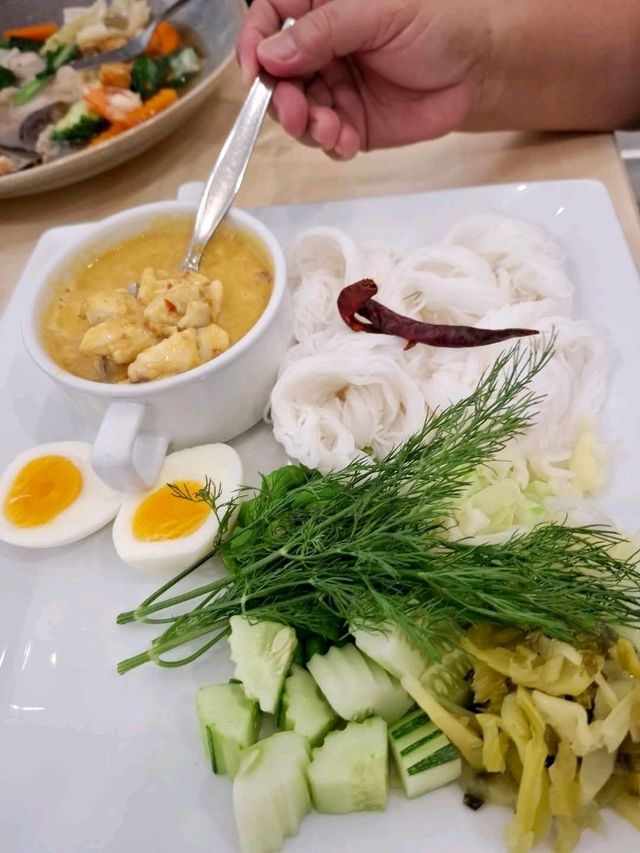 แวะพักผ่อนทะเลหัวหิน & คาเฟ่ชื่อดังแห่งชะอำ-หัวหิน
