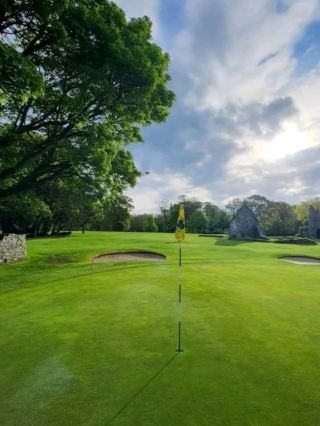 ⛳️ Tee Off in Tropical Bliss — Batam's Top Golf Courses Reviewed