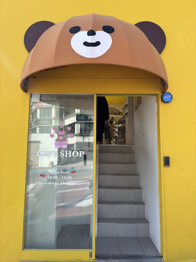 부산 귀여운 소품샵 러브이즈기빙 하트베어