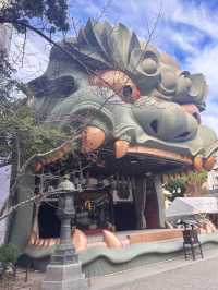 A Must-See in Osaka: The Striking Beauty of Namba Yasaka Shrine