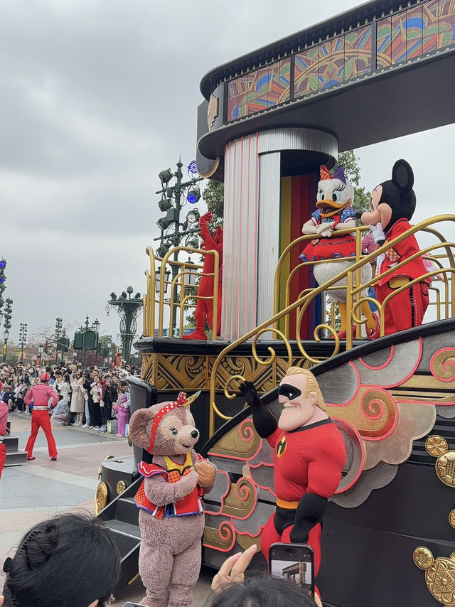 Shanghai Disneyland – Step Into a World of Magic! 