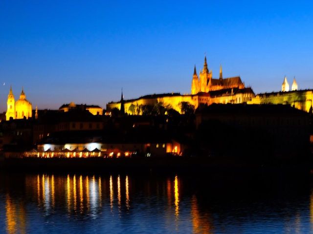 ปราสาทปราก (Prague Castle)