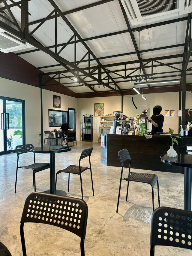 Fyn Coffee คาเฟ่บรรยากาศเรียบง่าย จ.นนทบุรี