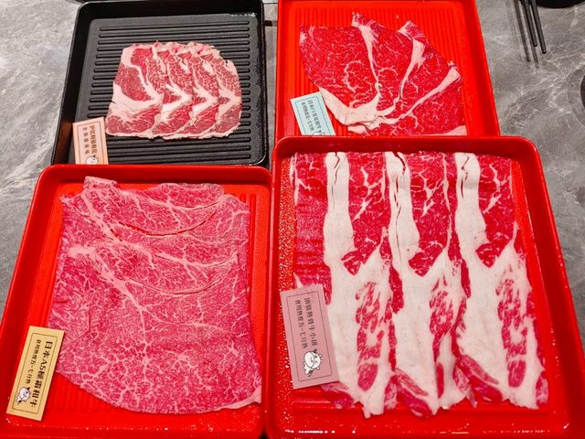小蒙牛頂級麻辣養生鍋林口店