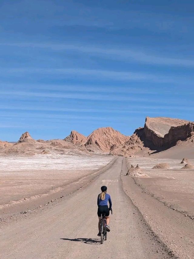 Valle de la Luna – Chile’s Otherworldly Desert Wonderland