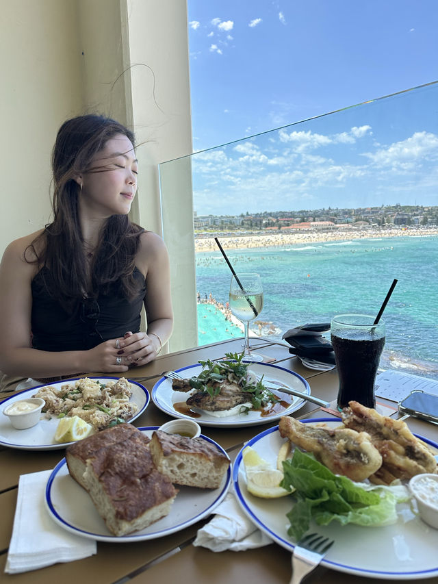 Bondi Beach – Sydney’s Sun-Kissed Paradise 🇦🇺☀️🌊👙⛱️