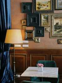 🎩 Step Into Vintage Luxury – Hotel Muse Bangkok 🏨🌃🍷