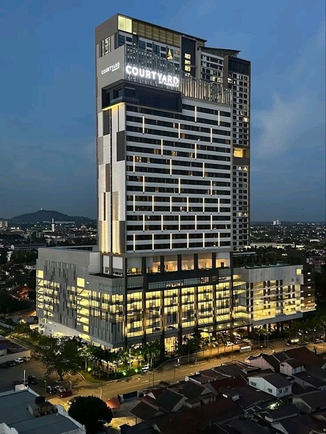 “Courtyard by the Strait – Melaka’s Modern Riverside Retreat”