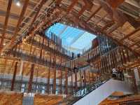 📖 閱讀與建築交會的美好時光〔富山市立圖書館本館〕