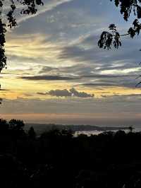 A Golden Weekend at Elyseé Café