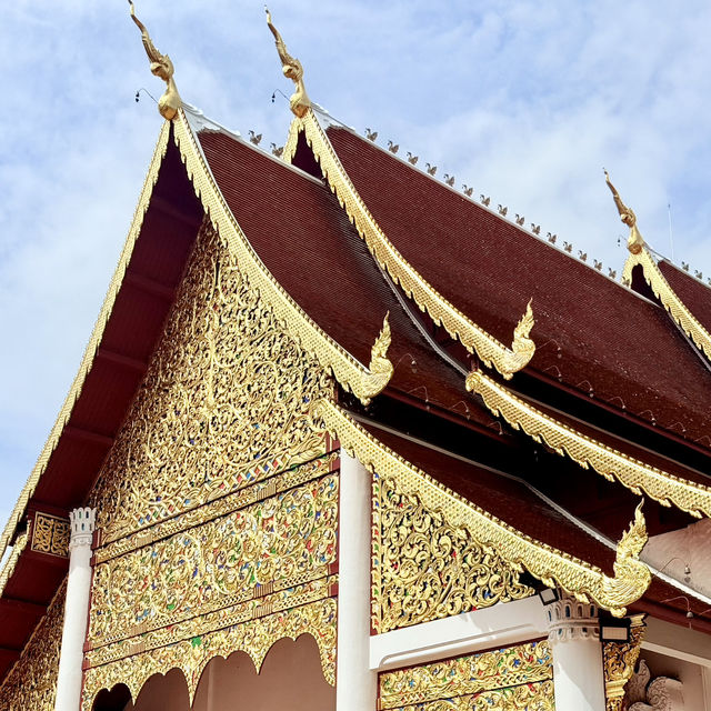 Peace in the Ruins: A Quiet Morning at Wat Chedi Luang