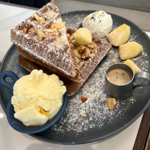📸 宜蘭最美早午餐？Resort Brew Coffee Co. 光影滿分、飽足感欠奉的小貴系咖啡館