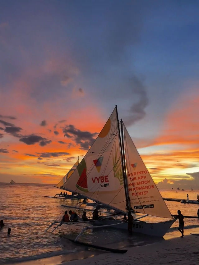 Manila, Philippines — The Most Beautiful Sunset I’ve Ever Caught! 🌇
