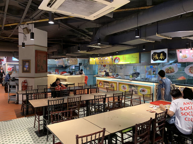 🍽️ Malaysia’s Culinary Gems Under One Roof – Lot 10 Hutong Food Court