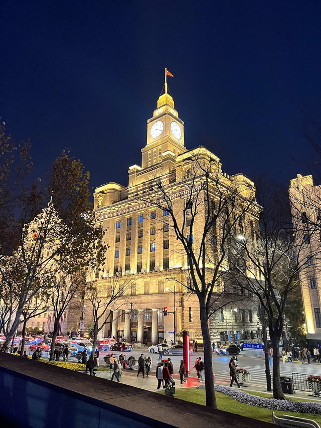 The Bund ยามค่ำคืน แสงไฟวิบวับ 💛✨