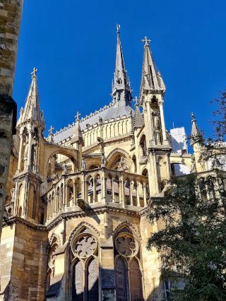 ท่องเที่ยวตามรอยบ้านเกิดของฟอง! สัมผัสความหรูหราในแคว้นช็องปาญ