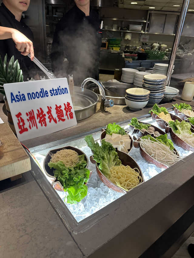 瘋狂食冰鎮長腳蟹嘅下午茶自助餐😋