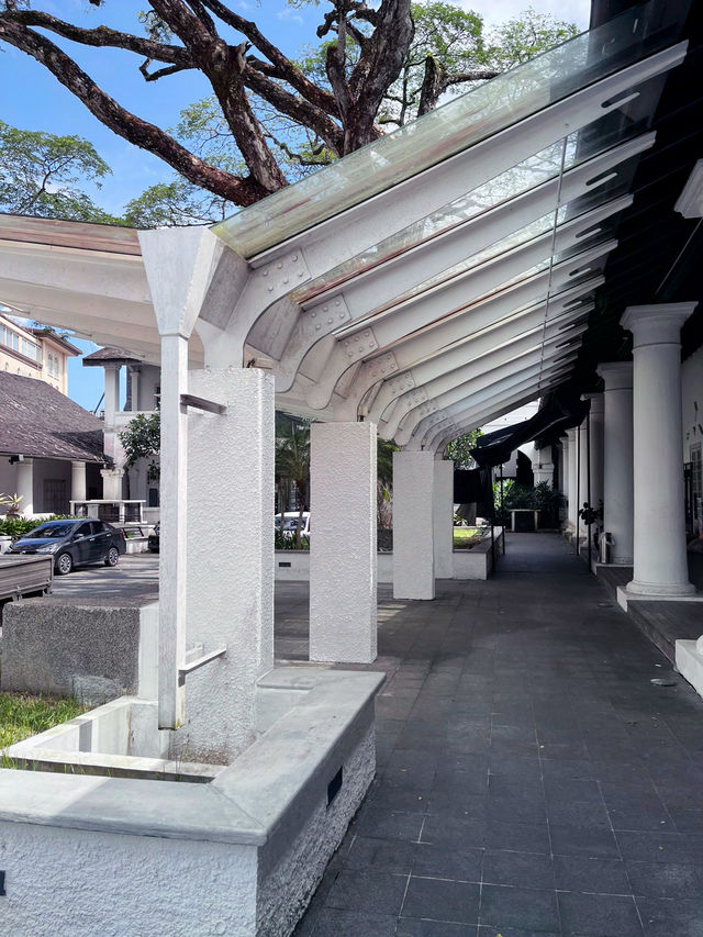 Discover History & Charm at Kuching Old Court House – A Must-Visit Heritage Landmark