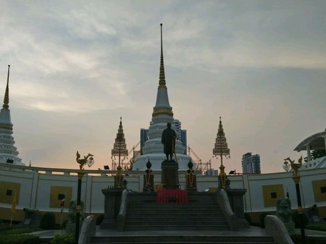 ชม..พระสำเภาเจดีย์ วัดยานนาวา