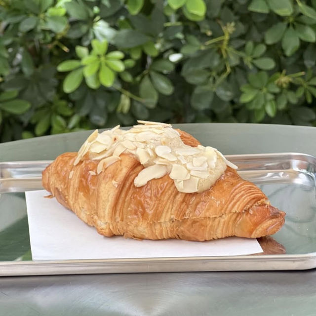 🕰️ Honest Coffee & Service คาเฟ่มินิมอลแสนอบอุ่น