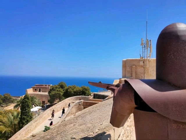 Epic Views & Castle Feels on a Hill